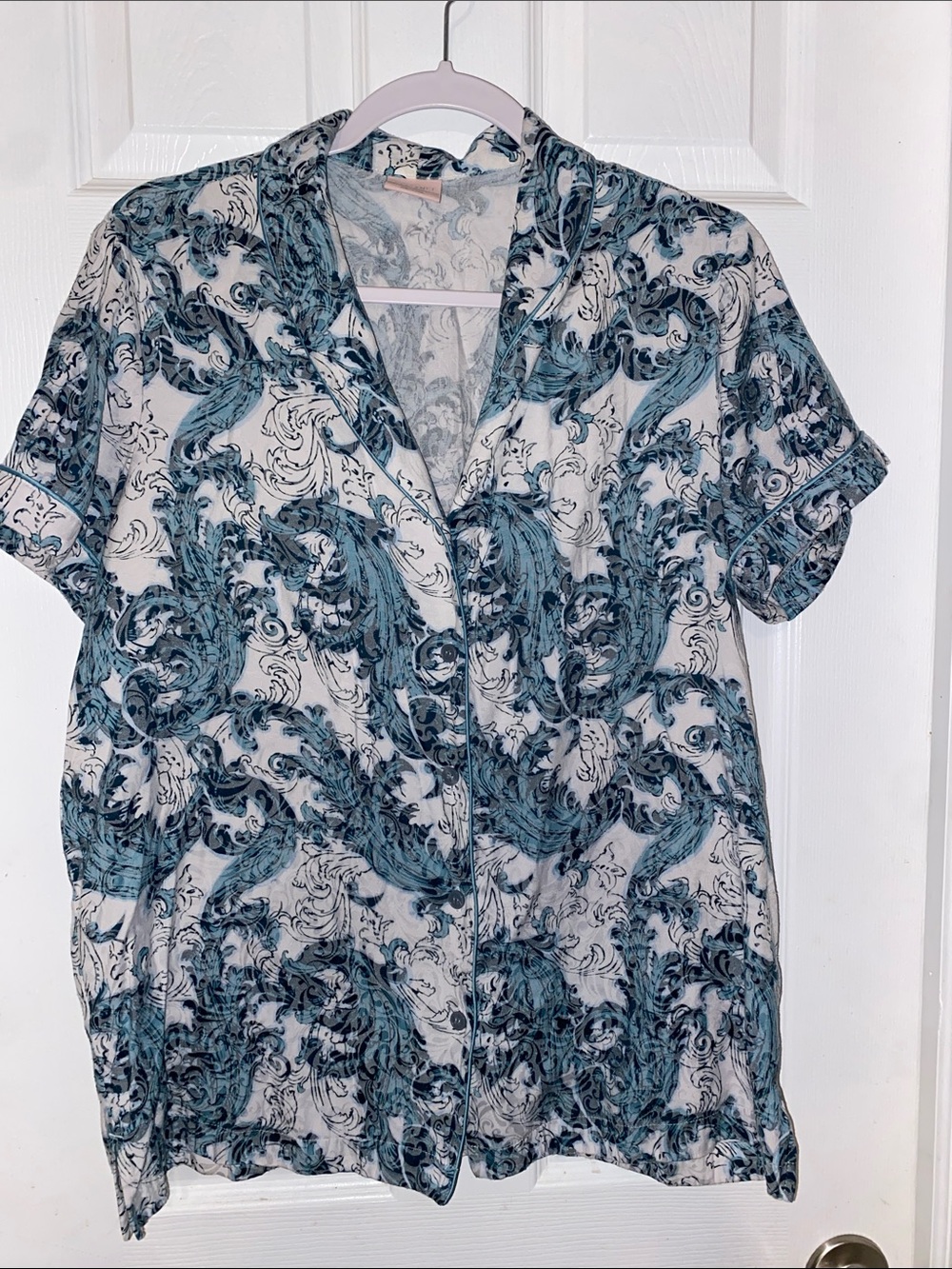 🚨 Priced for quick sale 🚨Cabernet Teal and White Pajama Top Preloved 💙